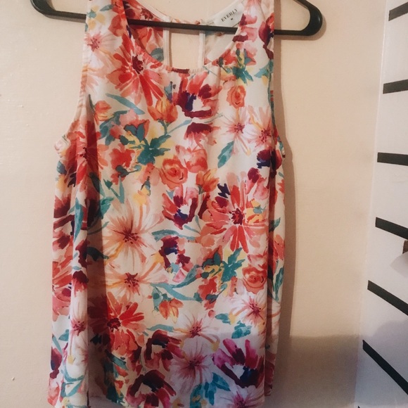 Everly Floral Tank - Picture 3 of 3